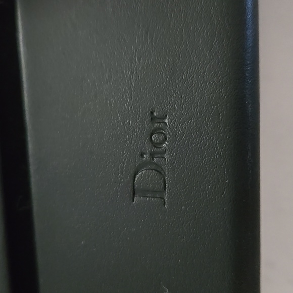 New never used authentic Dior glasses case holder, box, Authenticity card, wipe - Picture 5 of 8
